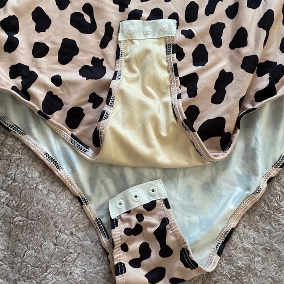 * * SOLD * * Princess Polly NWT • Tamikah Leopard Bodysuit - Picture 3 of 5